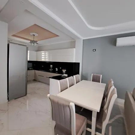 Holiday home Gili & Delo Luxury Apartments-νear Airport *