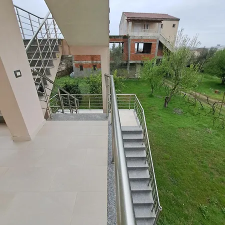 Gili & Delo Luxury Apartments-νear Airport * Valjiosi