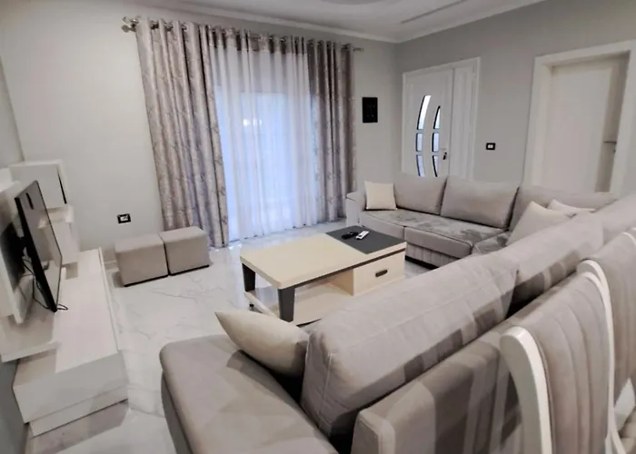 Gili & Delo Luxury Apartments-νear Airport *