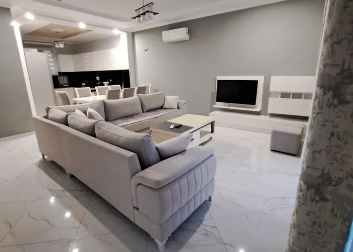 Gili & Delo Luxury Apartments-νear Airport *