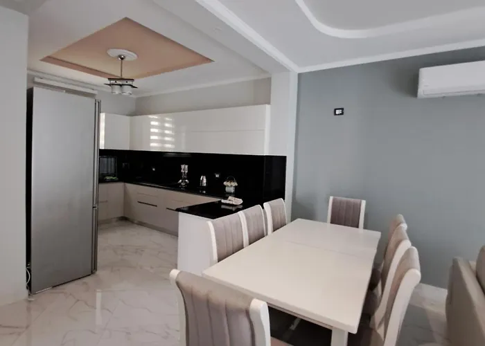 Casa vacanze Gili & Delo Luxury Apartments-νear Airport *