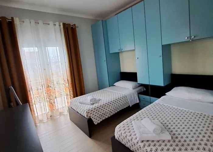 Gili & Delo Luxury Apartments-νear Airport Casa vacanze